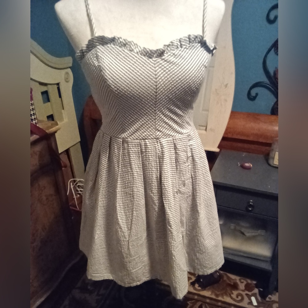 Shoulder strap fitted dress -size small